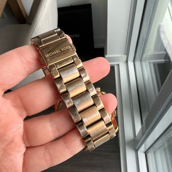 Michael Kors Watch (Rose Gold) - Picture 3 of 6